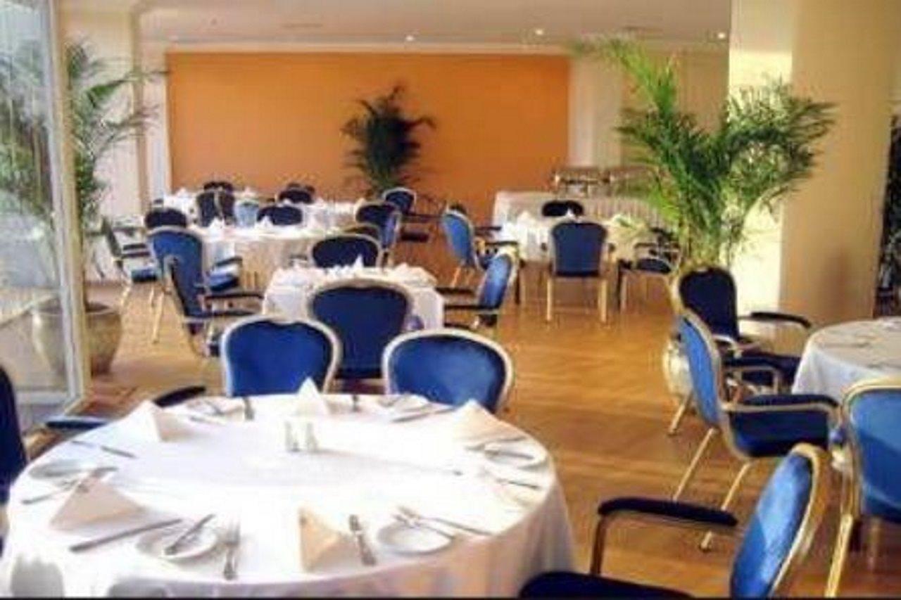 Hotel The Royal Express Sharq Kuwait City Exterior foto