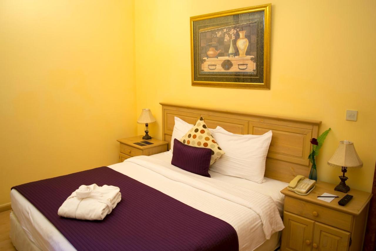 Hotel The Royal Express Sharq Kuwait City Exterior foto